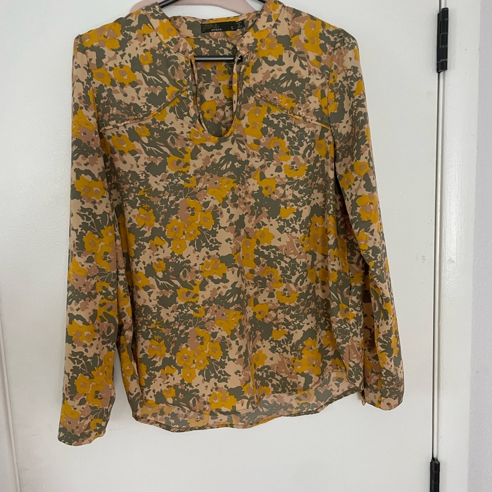 Prana Yellow Green Fitted Long Sleeve Polo Blouse